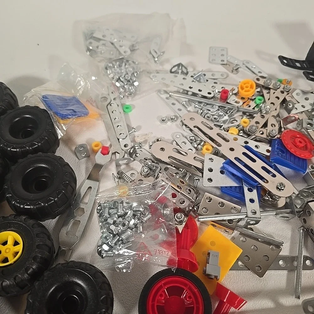 Lot Of All Terrain Vehicle Metal Construction Toy Set Wheels Battery Powered Axl
